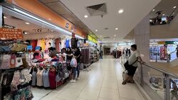 Lucky Plaza (D9), Retail #529597491